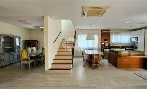 Casa com 3 Quartos à venda, 334m² no Balneário, Florianópolis