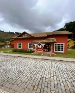 Casa de Condomínio com 4 Quartos à venda, 225m² no Itaipava, Petrópolis