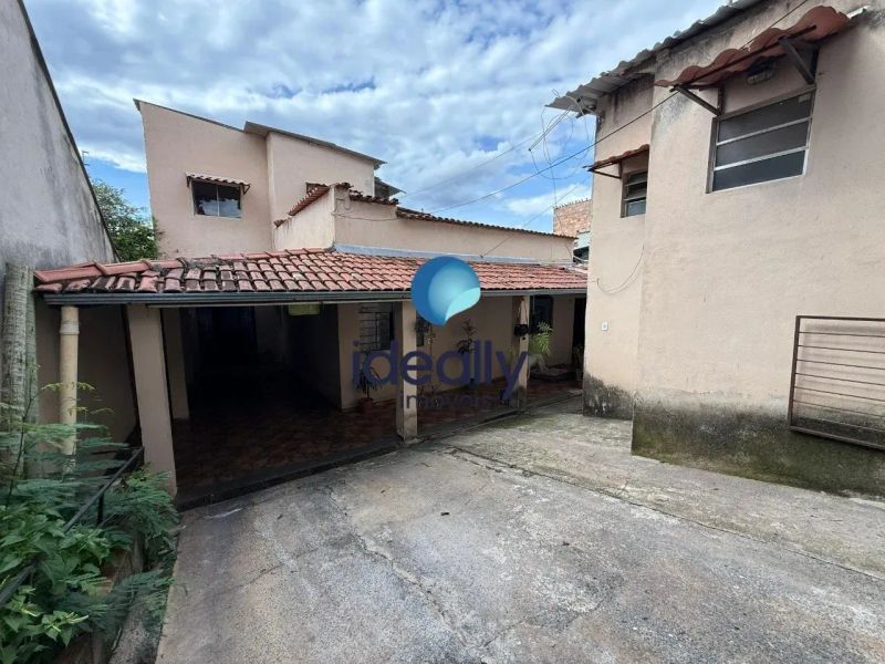 Casa com 6 quartos — Santa Terezinha, Belo Horizonte