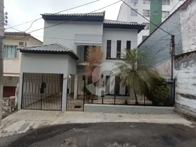 Casa com 4 Quartos à venda, 200m² no Largo do Barradas, Niterói