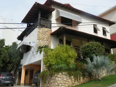 Casa com 4 Quartos à venda, 327m² no Piratininga, Niterói