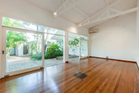 Casa com 3 Quartos para alugar, 250m² no Jardim Paulistano, São Paulo