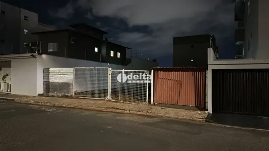 Lote/Terreno à venda, 360m² no Santa Mônica, Uberlândia