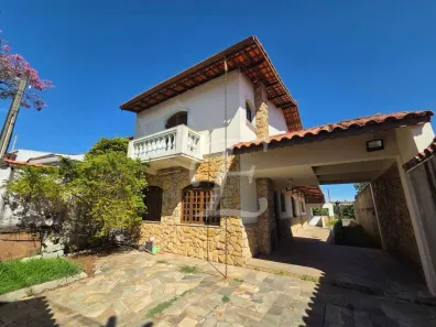 Casa com 3 Quartos para alugar, 197m² no Roseira, Mairiporã