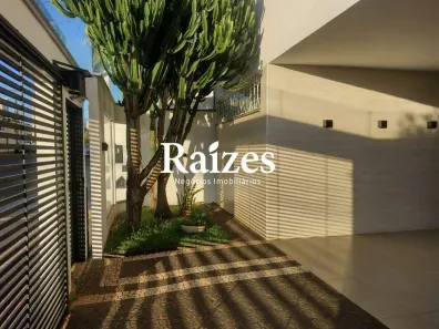 Casa com 4 Quartos à venda, 258m² no Osvaldo Rezende, Uberlândia