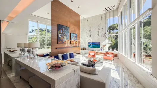 Casa de Condomínio com 3 Quartos à venda, 557m² no São João, Curitiba