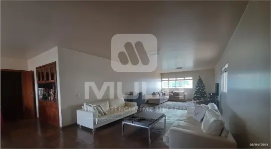 Apartamento com 4 Quartos à venda, 230m² no Fundinho, Uberlândia