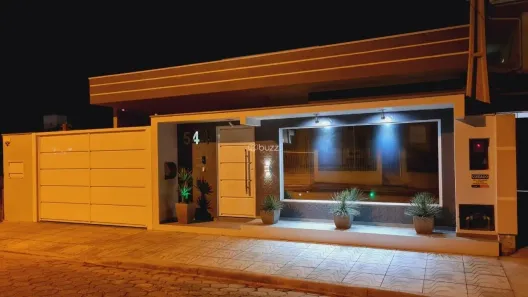 Casa com 3 Quartos à venda, 196m² no Carianos, Florianópolis