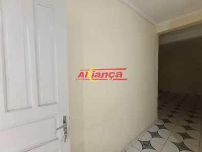 Casa com 2 Quartos para alugar, 90m² no Jardim Presidente Dutra, Guarulhos