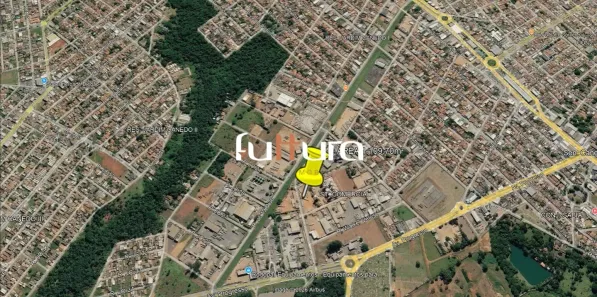 à venda, 1109m² no Setor Comercial, Senador Canedo