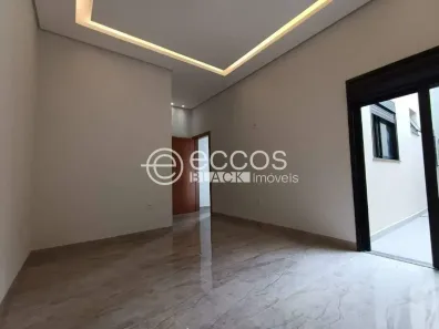 Casa de Condomínio com 3 Quartos à venda, 180m² no Grand Ville, Uberlândia