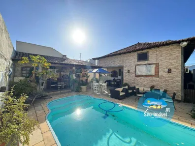 Casa com 3 Quartos à venda, 220m² no Vila Capri, Araruama