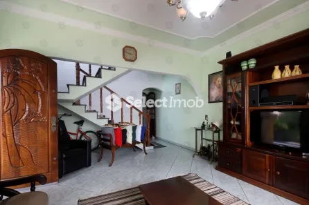 Sobrado com 3 Quartos à venda, 203m² no Parque São Vicente, Mauá