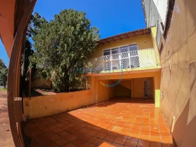 Casa com 3 Quartos à venda, 250m² no Vila Siam, Londrina