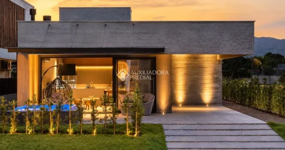 Casa de Condomínio com 3 Quartos à venda, 134m² no , Garopaba