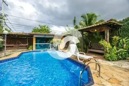 Casa com 4 Quartos à venda, 248m² no Maravista, Niterói