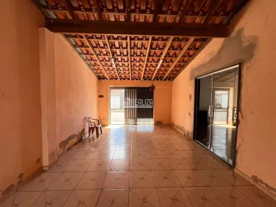 Casa com 3 Quartos à venda, 200m² no Antônia Cândida I, Uberaba