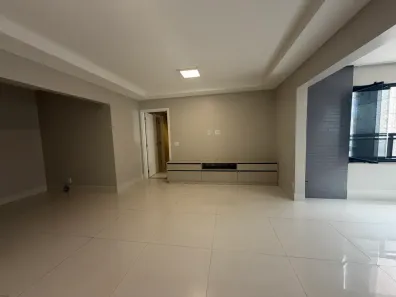 Apartamento com 3 Quartos para alugar, 105m² no Park Lozandes, Goiânia