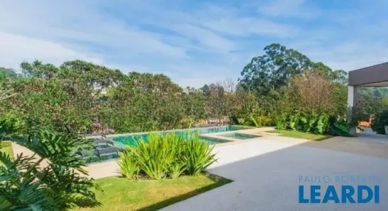 Casa de Condomínio com 4 Quartos à venda, 692m² no Residencial Tamboré, Barueri
