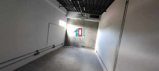 Ponto Comercial para alugar, 195m² no Taquara, Rio de Janeiro