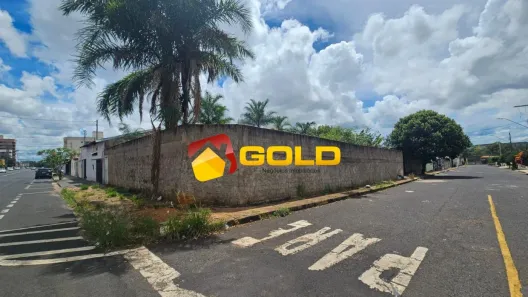 Lote/Terreno à venda, 360m² no Santa Mônica, Uberlândia
