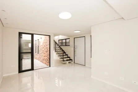 Sobrado com 3 Quartos para alugar, 190m² no Boqueirão, Curitiba