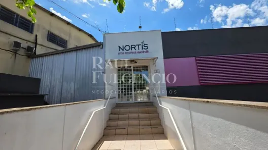 Galpão/Depósito/Armazém para alugar, 2200m² no Tarobá, Londrina