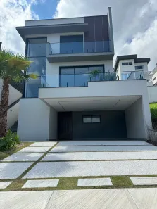 Sobrado com 4 Quartos à venda, 250m² no Fazenda Rodeio, Mogi das Cruzes