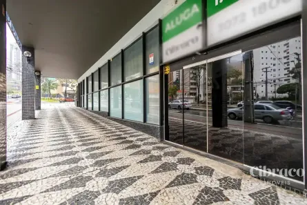 Ponto Comercial para alugar, 1800m² no Água Verde, Curitiba