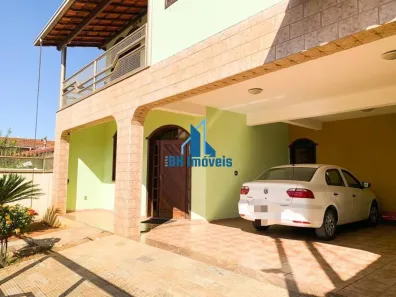 Casa com 3 Quartos à venda, 200m² no Serrano, Belo Horizonte
