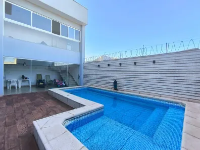 Casa com 4 Quartos à venda, 310m² no Residencial Interlagos, Rio Verde
