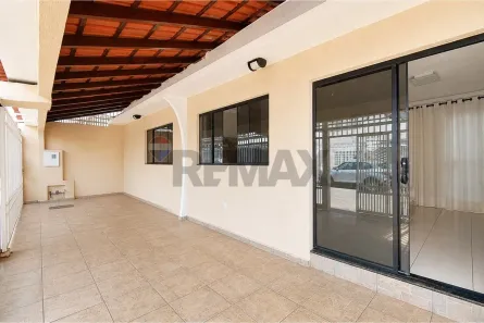 Casa com 5 Quartos à venda, 126m² no Guará I, Brasília