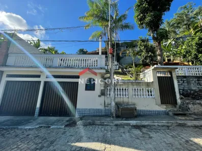Casa de Condomínio com 2 Quartos à venda, 200m² no Santo Antônio, Duque de Caxias