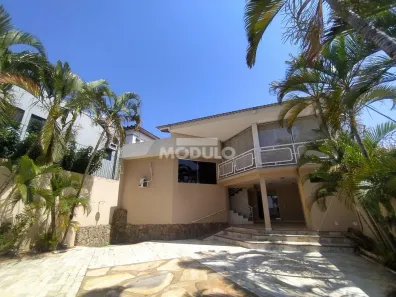 Imóvel Comercial com 4 Quartos para alugar, 300m² no Lídice, Uberlândia