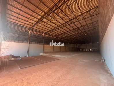 Ponto Comercial para alugar, 1250m² no Distrito Industrial, Uberlândia