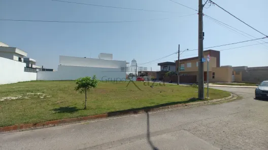 à venda, 200m² no Jardim Jacinto, Jacareí