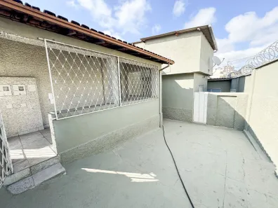 Casa com 2 Quartos para alugar, 220m² no Caiçaras, Belo Horizonte