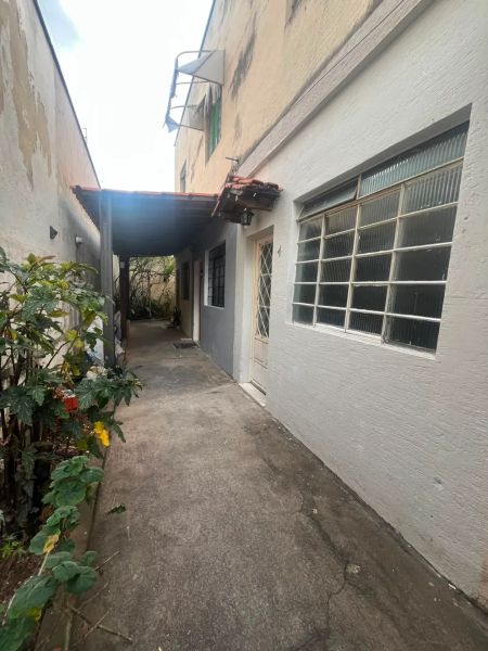 Casa com 2 quartos — Heliópolis, Belo Horizonte