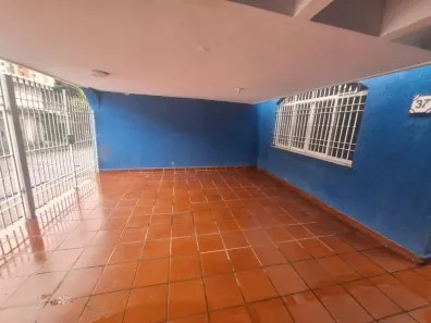 Casa de Condomínio com 3 Quartos para alugar, 250m² no Jardim das Vertentes, São Paulo