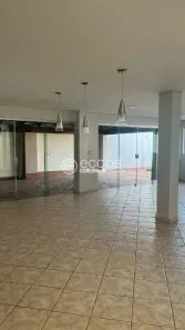 Casa com 4 Quartos para alugar, 210m² no Jardim Karaíba, Uberlândia