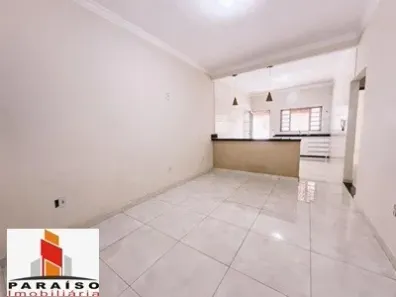 Casa com 3 Quartos à venda, 180m² no Jardim Europa, Uberlândia