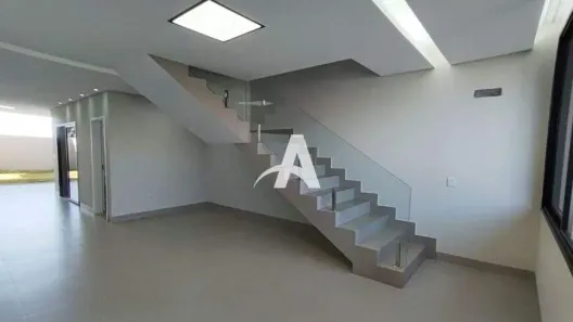 Casa com 3 Quartos para alugar, 135m² no Nova Uberlândia, Uberlândia