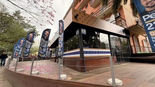 Ponto Comercial para alugar, 100m² no Rio Branco, Porto Alegre