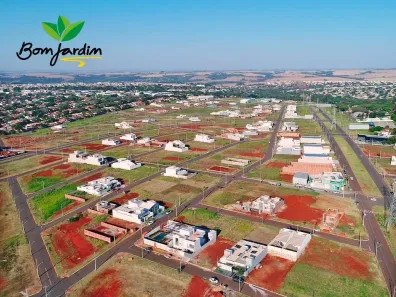 Lote/Terreno à venda, 400m² no Conjunto Habitacional Requião, Maringá