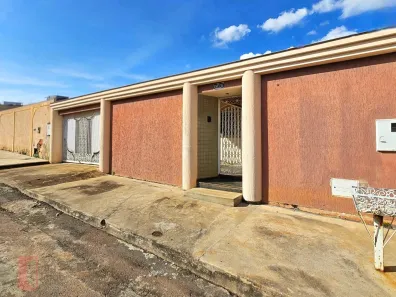 Casa com 4 Quartos à venda, 238m² no São Carlos, Anápolis