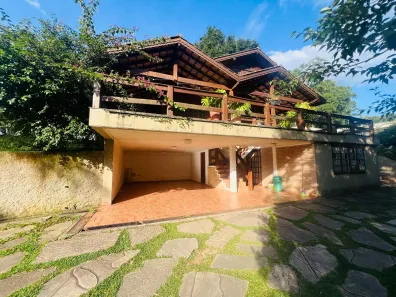 Casa de Condomínio com 4 Quartos para venda ou aluguel, 380m² no Caraguatá, Mairiporã