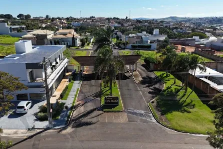Lote/Terreno à venda, 877m² no Guilhermina Vieira Chaer, Araxá