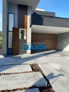 Casa de Condomínio com 3 Quartos à venda, 230m² no , Santa Isabel