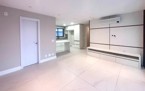 Apartamento com 3 Quartos para alugar, 114m² no Cambuí, Campinas