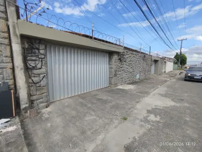 Casa com 2 Quartos para alugar, 150m² no Tauape, Fortaleza